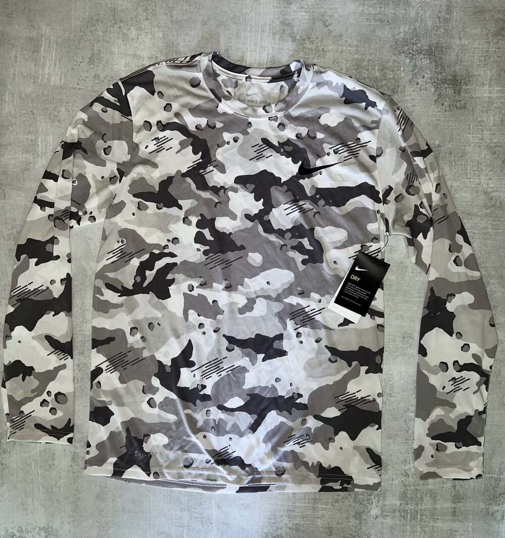 Nike Men's Dry Camo Long Sleeve Athletic Tee Shirt